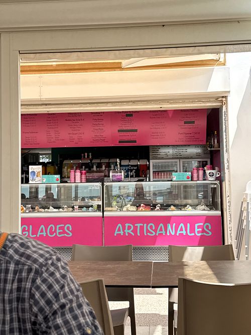 Vegan ice creamm  at Glacier Léa in Martigues