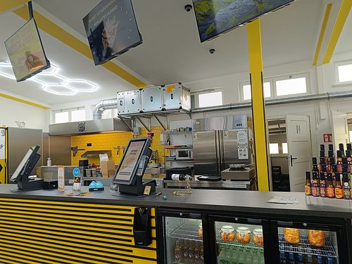 Sehr guter veganer Burger und selbstgemachte Pommes at Four Fellows‘ in Berlin