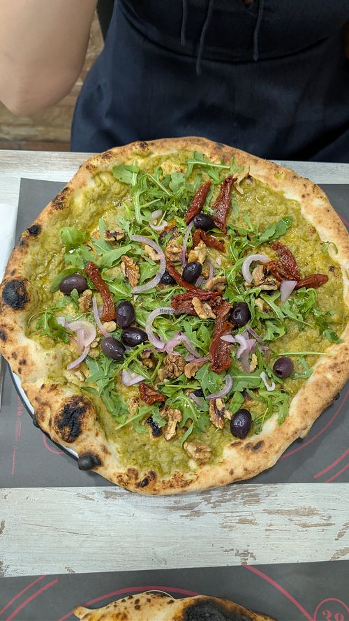 vegan pizza at Pizzeria Antonio Sorbillo in Naples