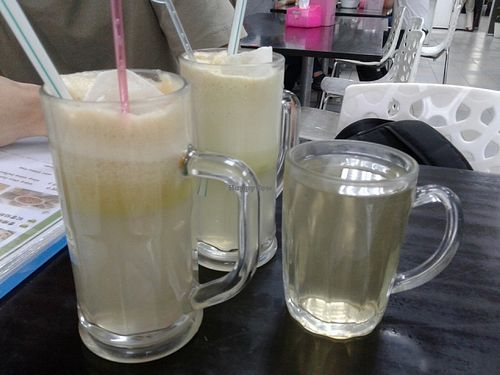 Pineapple Apple Juices & Lemongrass  & Ginger Tea at Vege Restaurant Tong Hoe   in Kepong