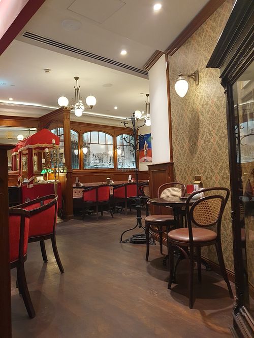  at Roncalli Grand Café in Hamburg