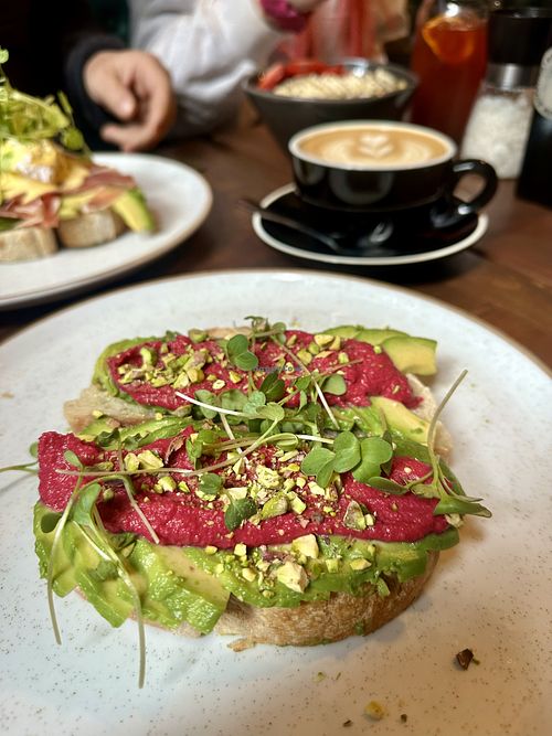 Tostadas con palta y hummus   at Puelo Café in Santiago