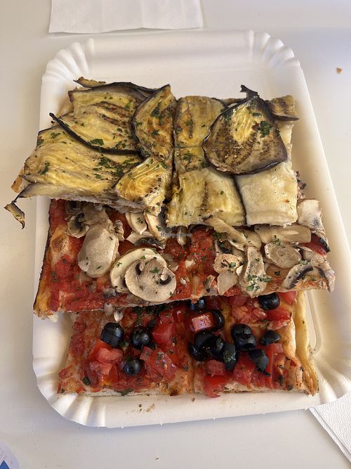pizza with 1) aubergine 2) mushrooms and 3) olives and tomatoes  at Bella Mia in Ravenna