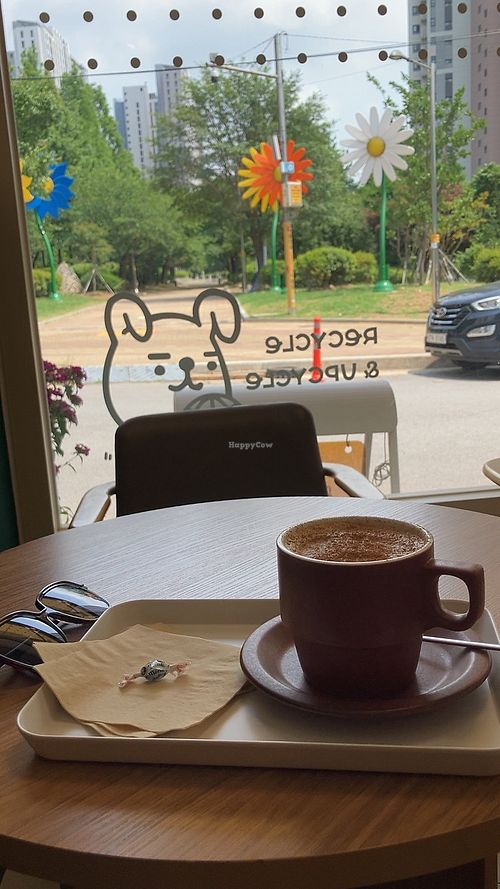 oat cappucchino  at Sojunghanmodeungeos Keobdungji - 소중한모든것 컵둥지 in Incheon