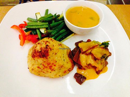 Roast dinner at 222 Vegan Cuisine in West London