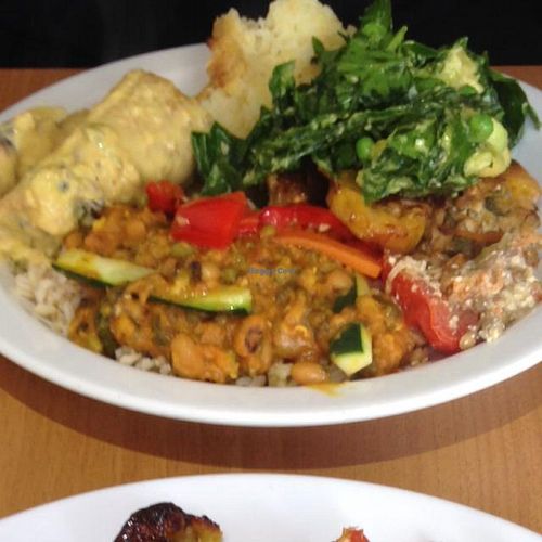 lunch buffet at 222 Vegan Cuisine in West London