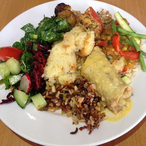lunch buffet at 222 Vegan Cuisine in West London