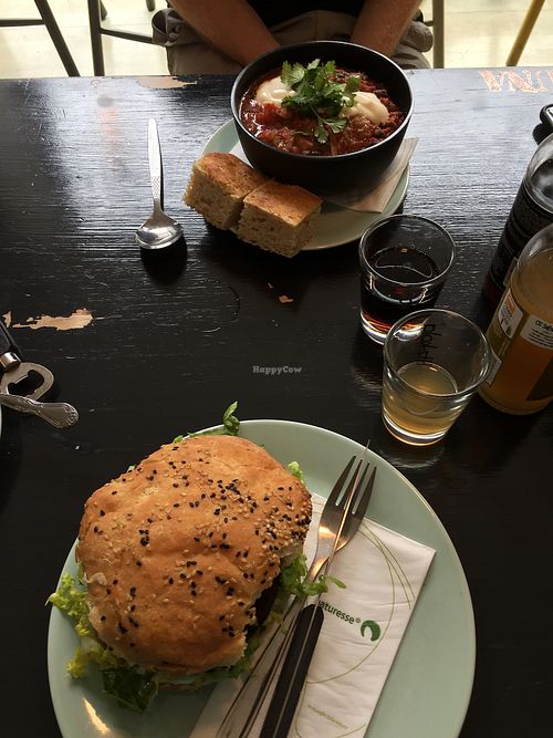 burger and chilli at Mikuna in Aarhus