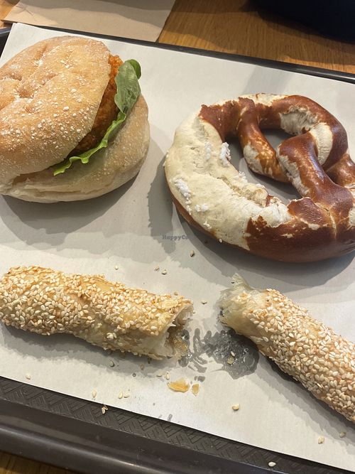 Plant based chicken sandwich, Brezel and Zigara Börek with spinach and sesame seeds.   at backWERK in Karlsruhe