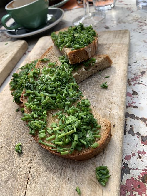 Bread with chives  at Wirr am Brunnenmarkt in Wien