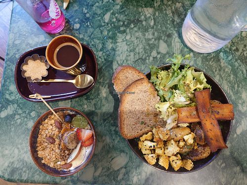 vegan brunch with glutenfree bread at Lundi au soleil  in Annecy