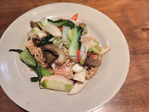 Fried noodles with mushrooms at Tâm Vegan in Hue