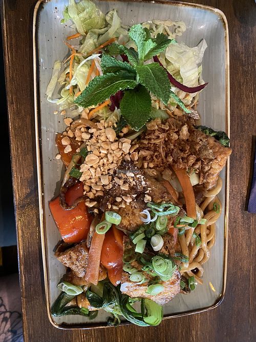 Udon Nudeln mit Tofu, Seiten und Gemüse  at Vietnam Deli in Hennef