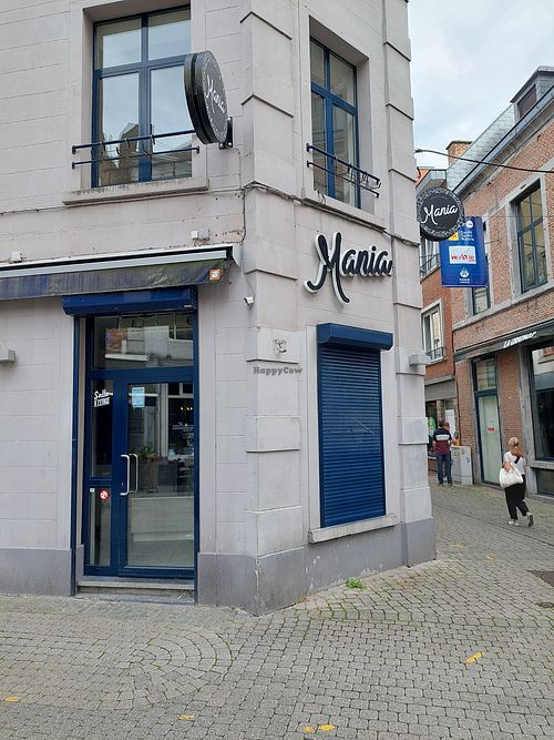  at Glace Mania in Namur