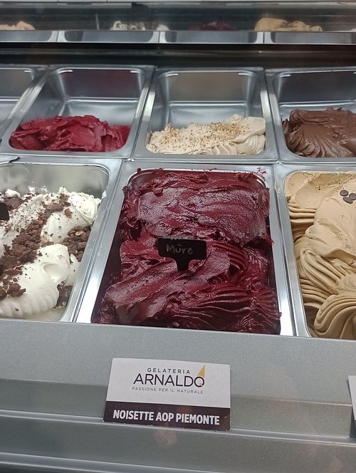 Blackberry at Gelataria Arnaldo  in Provence-alpes-côte D'azur