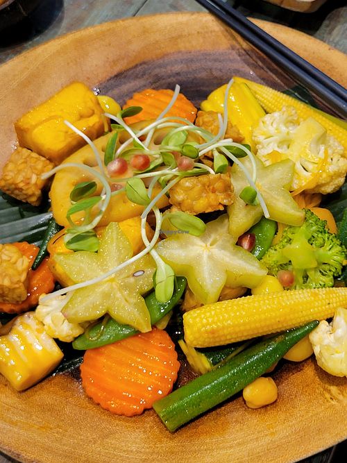 Phad Thai. Tempeh, star fruit and a number of unusual ingredients at Mango in Bangkok