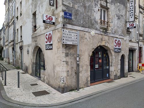 View from street at So Dream in La Rochelle