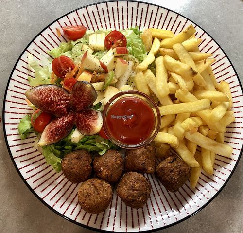 Grande salade falafel  at Snack L'EnVie in Anduze