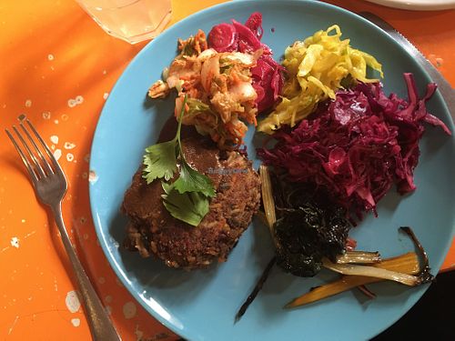 Lentils burger with sides at L'eau Chaude - Het Warm Water in Brussels