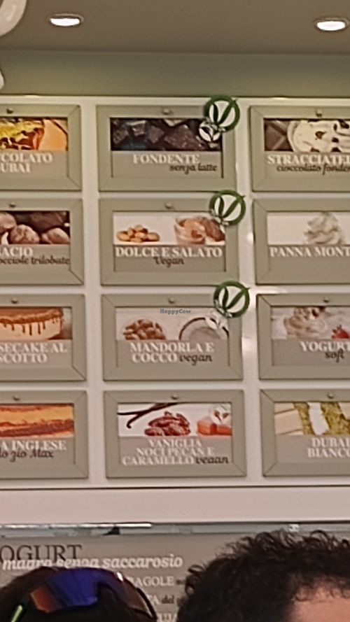 Gusti vegani: fondente, dolce e salato, mandorla e cocco, vaniglia noci pecan e caramello at Cremeria Della Rocca S R L in Lugo