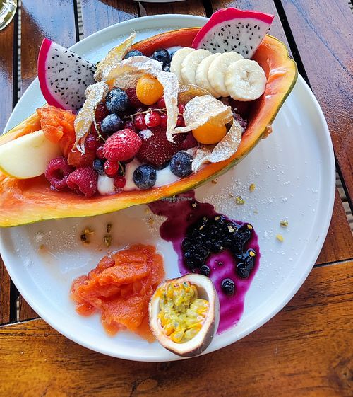 Papaya boat bowl at Geisha am Gärtnerplatz in Bayern