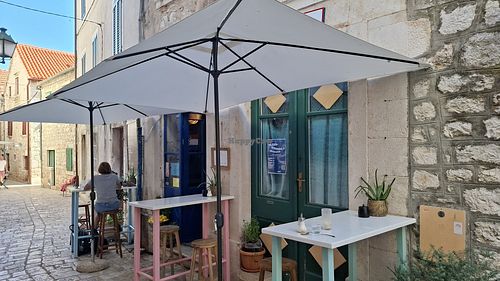  at Kojo in Stari Grad