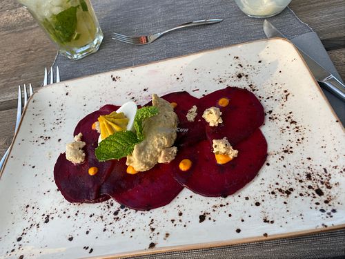 Rødbede carpaccio at Villa Vegana in Mallorca