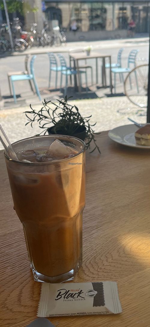 Iced Mocha Macchiato with oat milk   at XOXO Café & Bar  in Leipzig