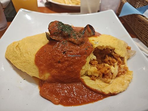 No tienen muchas opciones vegetarianas, o al menos yo solo encontré esta.
El omellette con arroz, pero estaba buenísimo. Me pedí el tamaño XL y lo recomiendo. at Cafe Fusha - AQ'A Hiroshima Center in Hiroshima