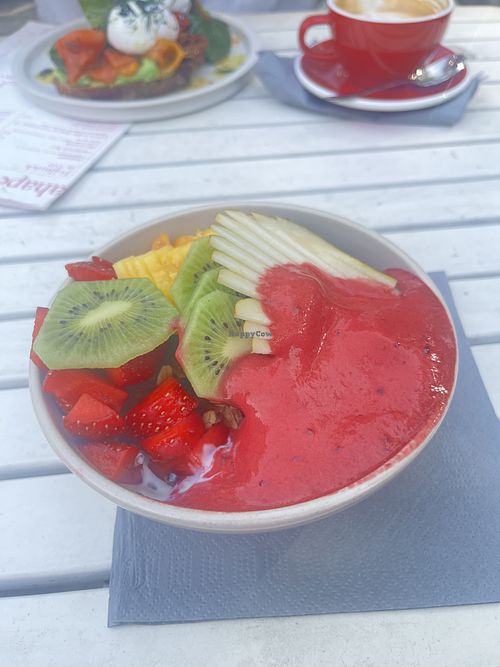 Veganes Granola   at Café & Restaurant 292 Karangahape Road in Sachsen