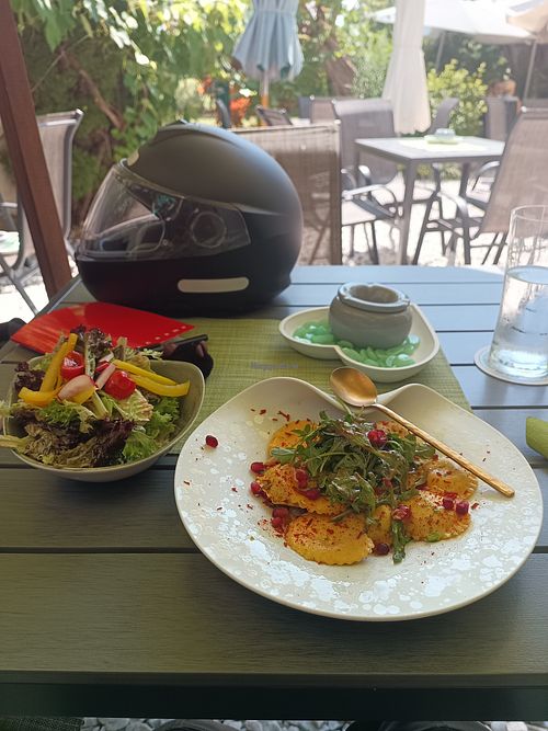 Kichererbsen Minz Tortellini mit Gemüse at Gasthaus Tax in Baernbach