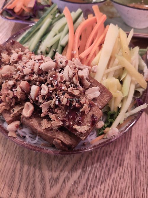 Bun Tofu - Bowl of noodles with fresh vegetables and Tofu (order of the fish sauce) at Hachi - Asian Grill in Bayreuth