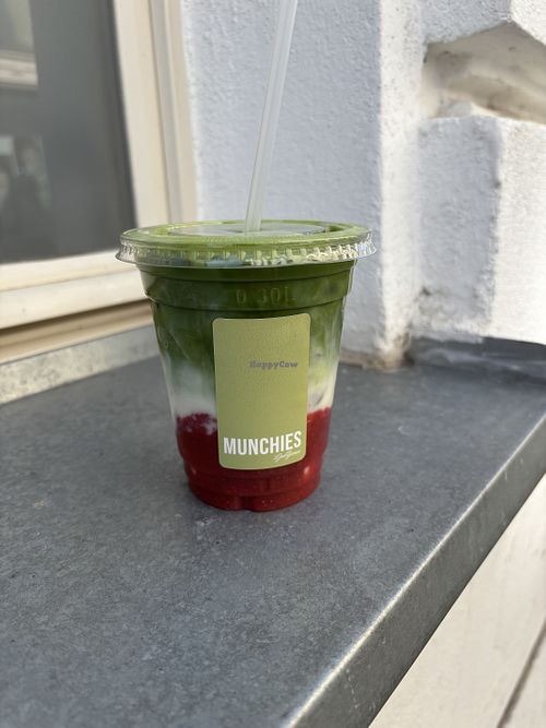 Strawberry Matcha Latte (€ 4,50)  at MUNCHIES in Ljubljana