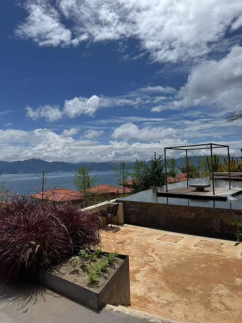 Outdoor open area at Fuxian Lake Guixin Resort Hotel - 抚仙湖归心度假酒店 in Chengjiang