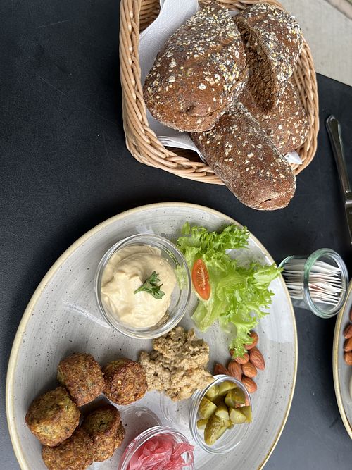Frokost  at Skamlingsbanken in Sjoelund