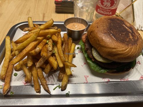 Le Vegan  at LE Burger Shack MAENAM - ARTISAN BURGERS in สุราษฎร์ธานี