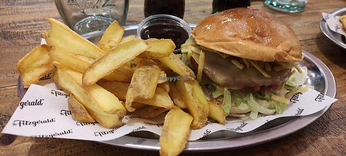 Vegan cheese burger at The Fitzgerald Burger Company in Alcorcon