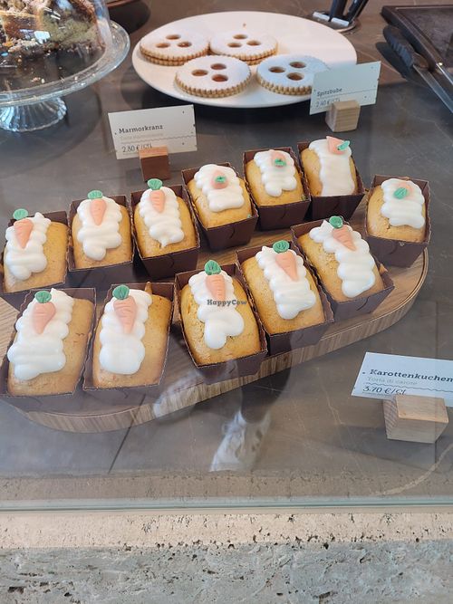 Vegan carrot cake   at Mein Beck in Naturno