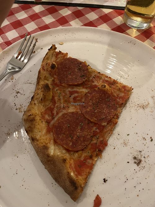 Eine Viertel Pizza Valami mit veganem Käse. Den Rest habe ich schon gegessen gehabt.  at volare in Leipzig