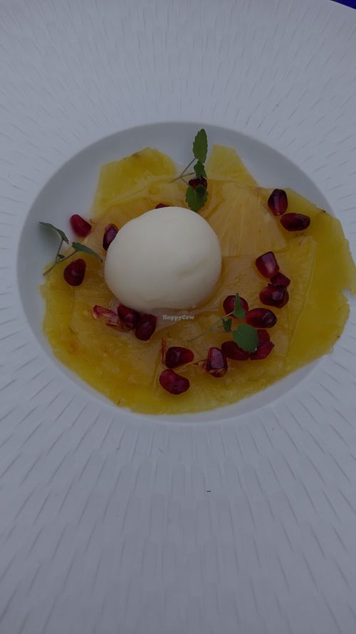 Pineapple carpaccio at Restaurant Le Jardin Délice in Bretagne