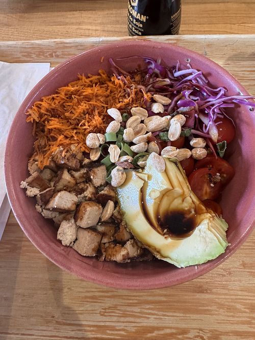 Island Bowl  at Hudi Poke in Porto