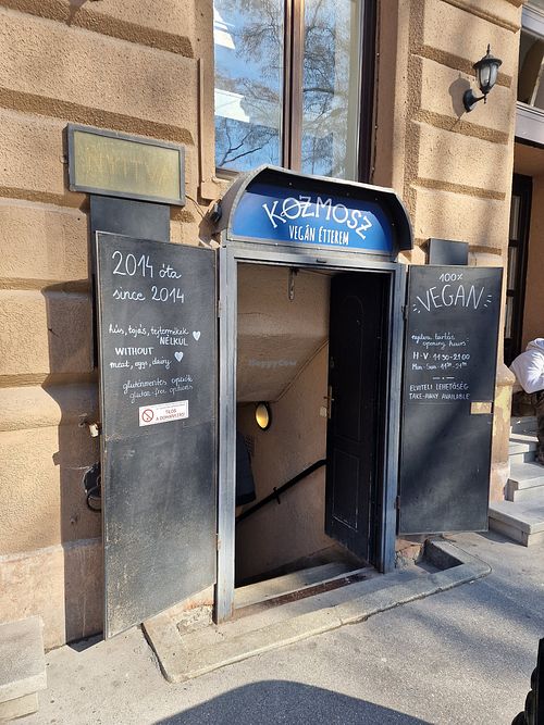 Entrance at Kozmosz Vegan Etterem in Budapest