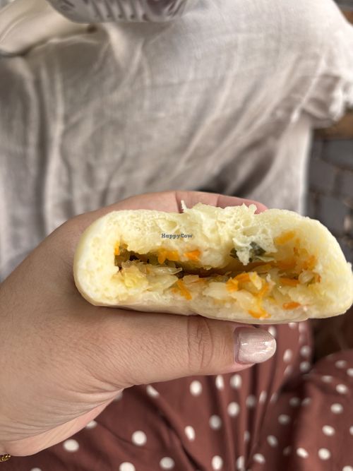Baozi di verdure (avrebbe dovuto avere il tofu, ma purtroppo non c’era🥲)  at Yuanwei - Sushi bar & Ristorante in Piemonte