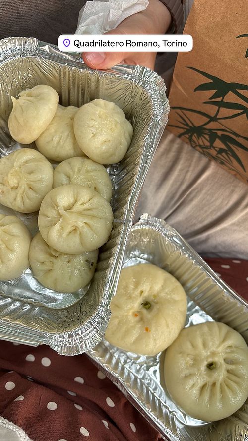 Xiaolongbao sono quei mini bao che erano pazzeschi!!   at Yuanwei - Sushi bar & Ristorante in Piemonte