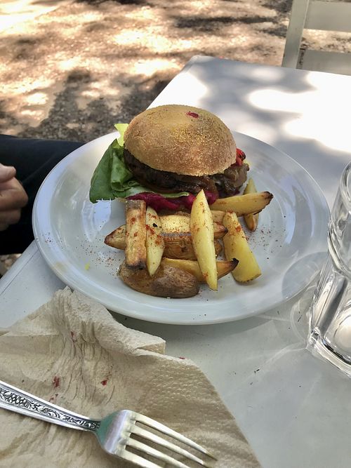 Vegan burger at PURA in San Isidro