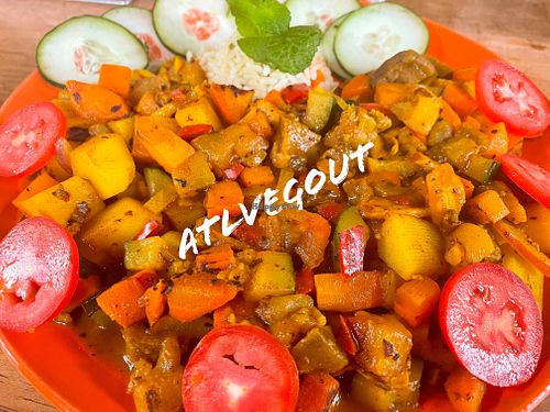 Veggie curry  at Mayachik in San Juan La Laguna