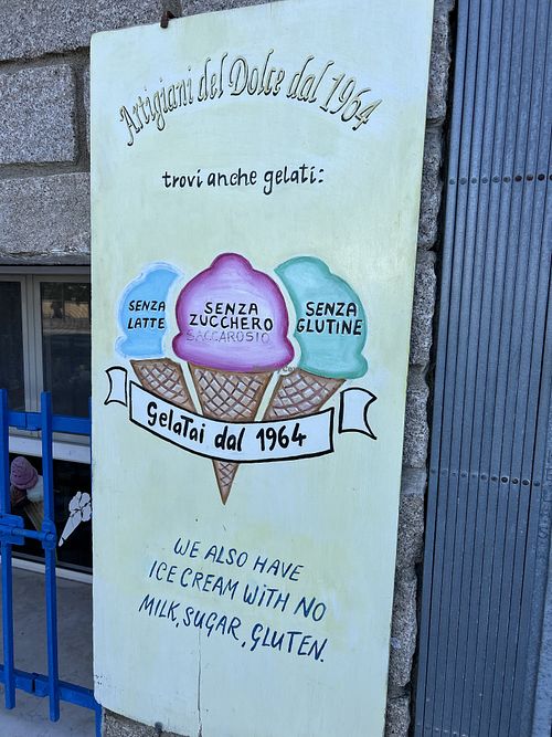 Insegna  at La dolce vita in Sardegna