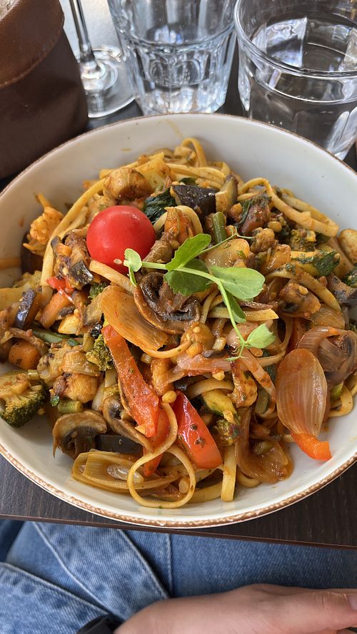 Vegetarische pasta met verse groentjes  at Noa Resto in Vlaanderen