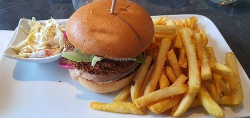 Vegan hamburger at Nabbens Rökeri & Fisk in Kalmar Län