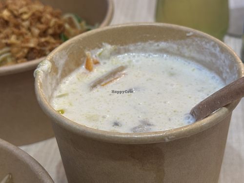 Coconut milk soup with veggies and curry  at Vientian wok bar Eger in Eger